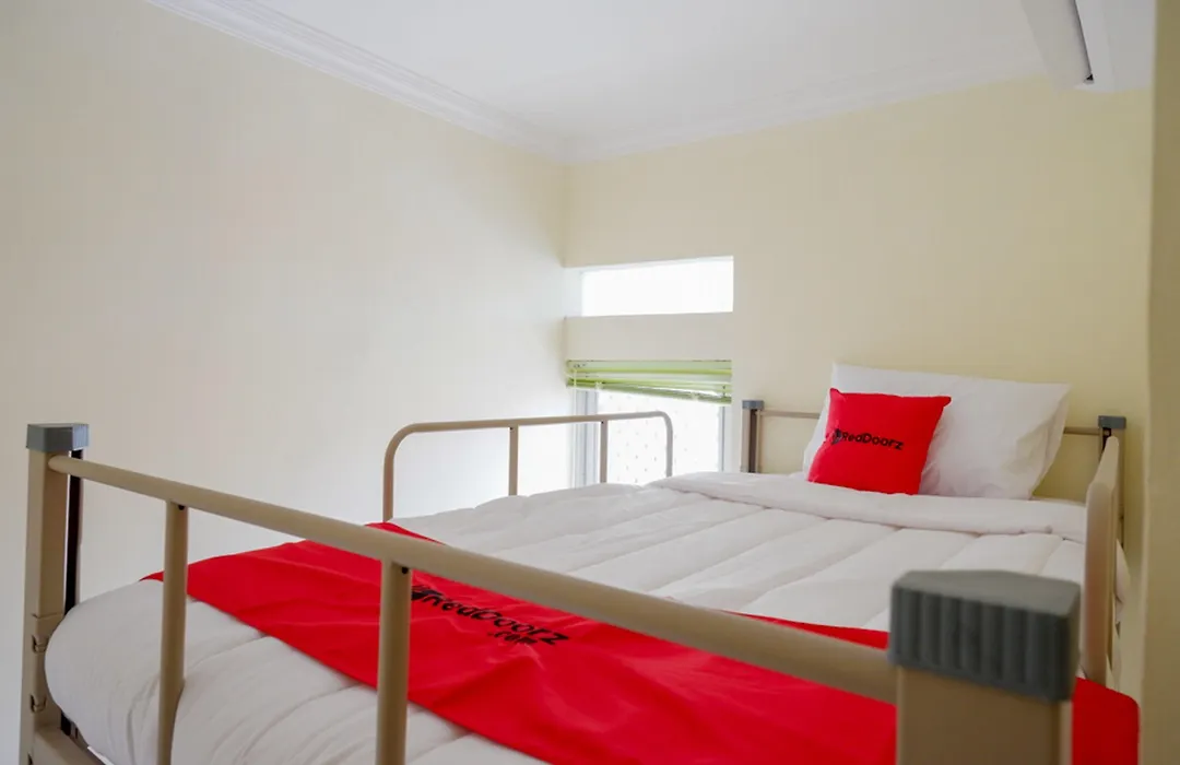 RedDoorz Hostel near Kota Lama Semarang-1