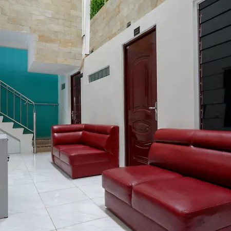 RedDoorz Hostel near Kota Lama Semarang-2